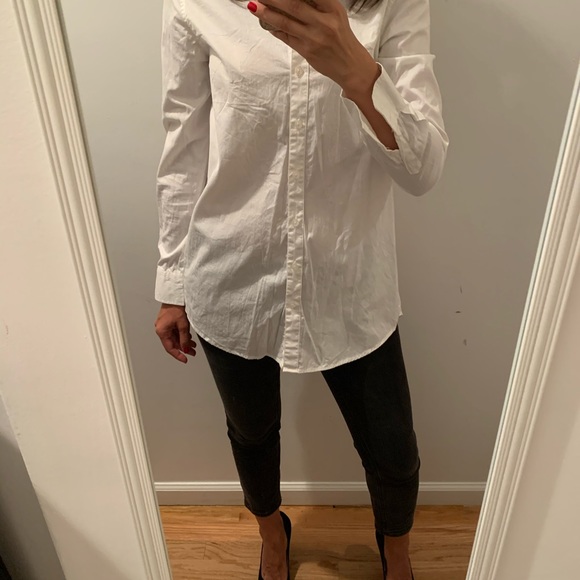 White shirt with a split back - Picture 2 of 5